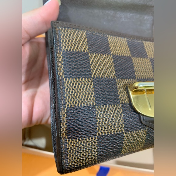 Sold🎉Louis Vuitton RARE Damier Ebene Koala Wallet🎉🎉 - Picture 8 of 16